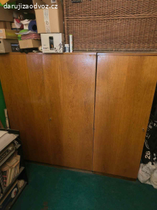 Daruji skříně a postel