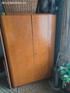 Daruji skříně a postel