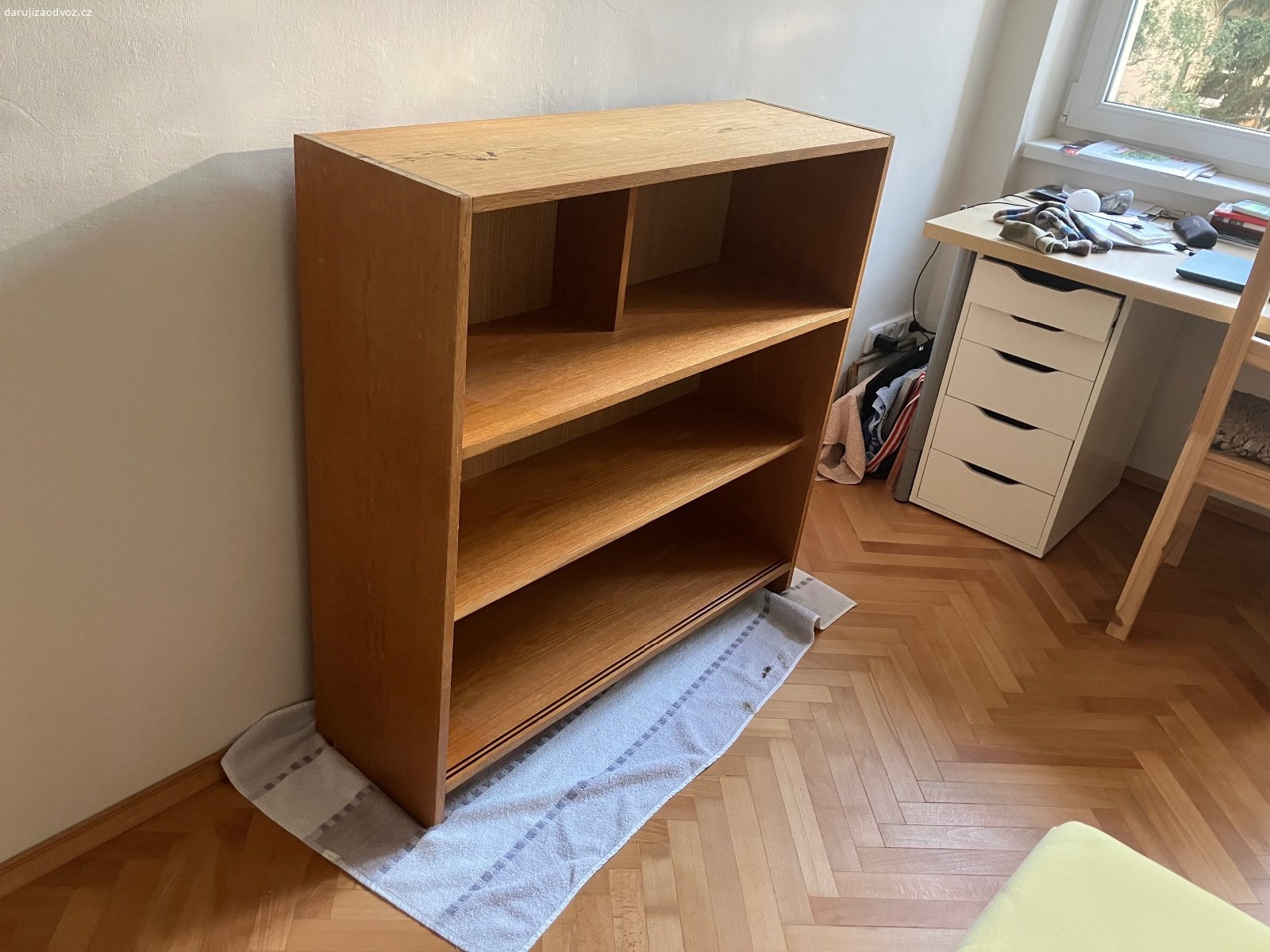 Daruji skřínku. Vlastni odnos z bytu