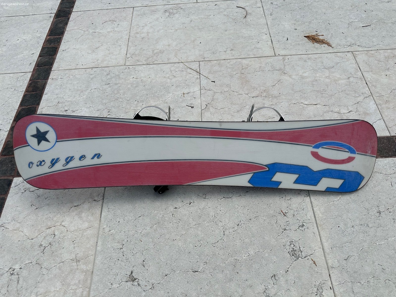 Daruji snowboard Oxygen. Daruji dětský Snowboard Oxygen. Délka cca 130cm. Podmínkou je osobní převzetí v Pyšelích (Střed. kraj). V případě zájmu napište konkrétní čas, kdy byste si mohli kolo vyzvednout.