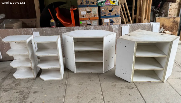 Daruji staré police (ideální do dílny)