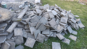 Daruji starší dlažbu