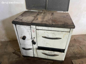 Daruji starý sporák Mora (kamna na pevná paliva)
