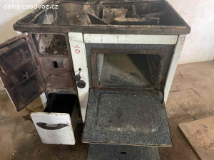 Daruji starý sporák Mora (kamna na pevná paliva)