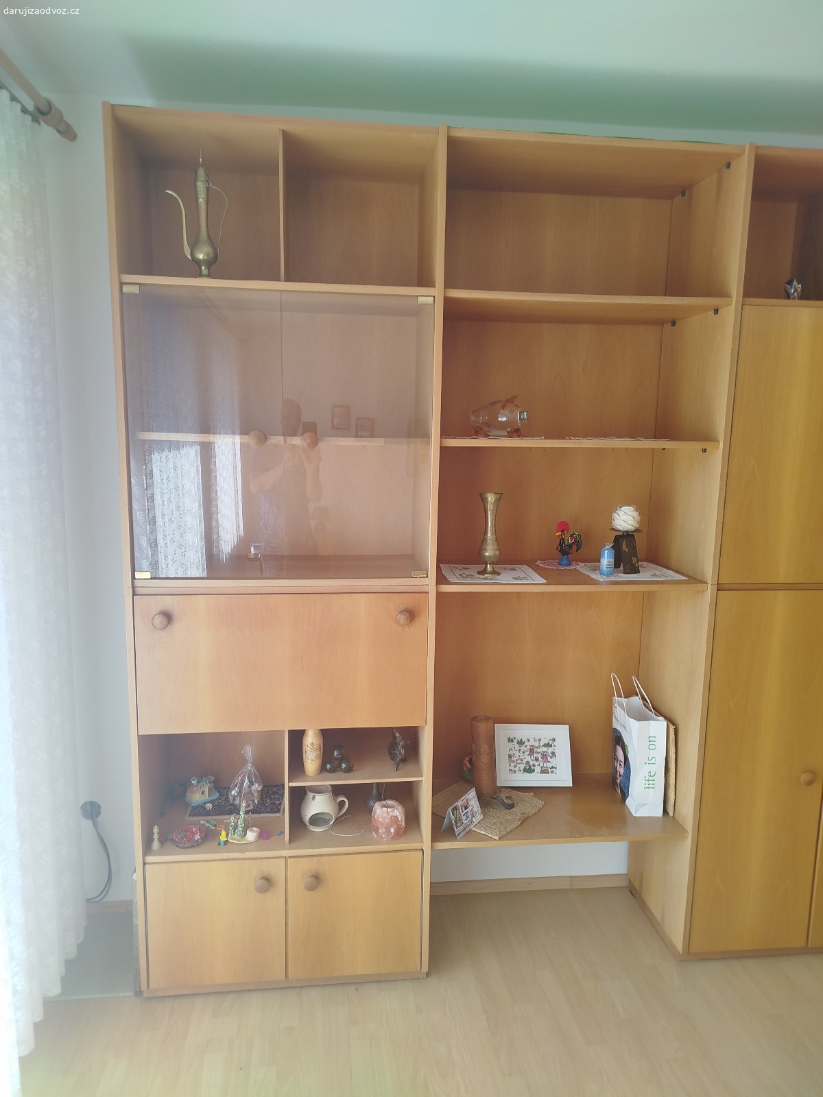 Daruji stěnu do obývacího pokoje.. Daruji stěnu do obývacího pokoje.