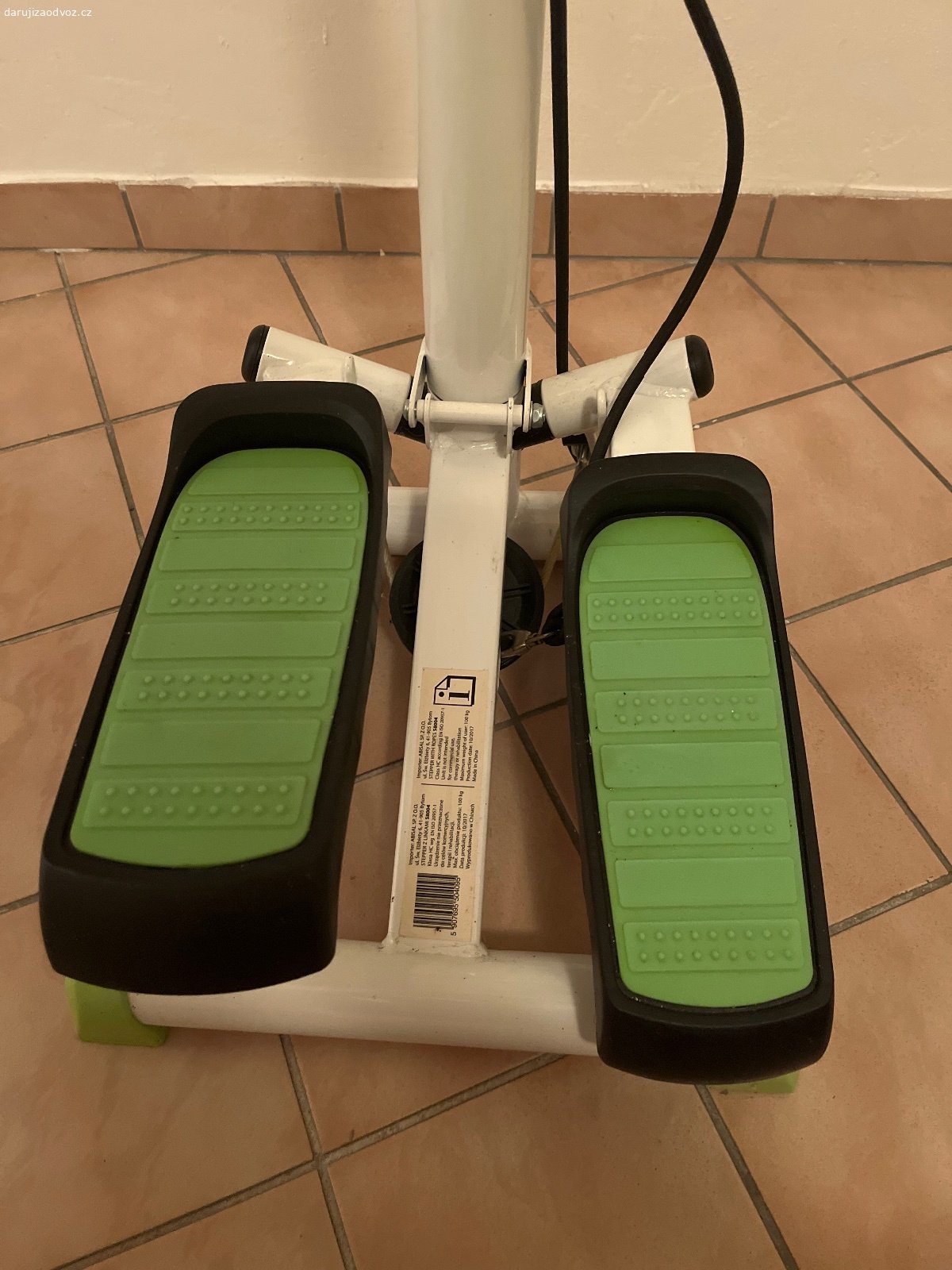 Daruji Stepper. Daruji nepoužívaný funkční Stepper HMS. Počítadlo je funkční. Celkově funkční bez poškození. Pouze trochu zanesený prachem.