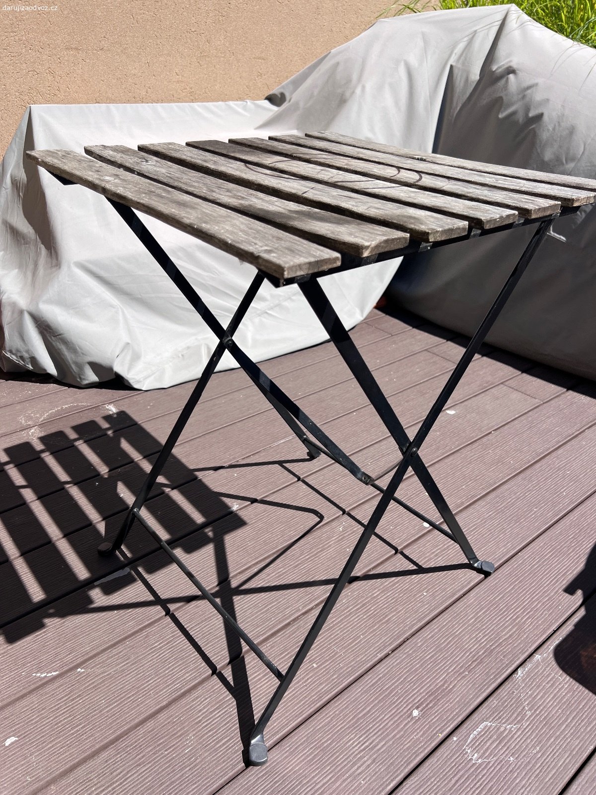 Daruji stolek ikea. Daruji stolek ikea