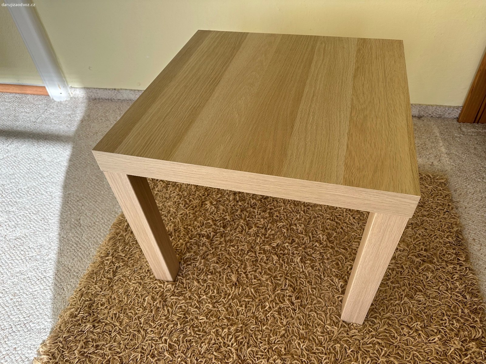 Daruji stolky Ikea (3ks). Čtvercový mám dvakrát, obdélníkový jednou. Dobrý stav. Viz foto. Převzetí tento víkend (10.-11.10.), jiný termín možný není. V případě zájmu napište kdy se vám to hodí si nábytek převzít a mobil na vás.