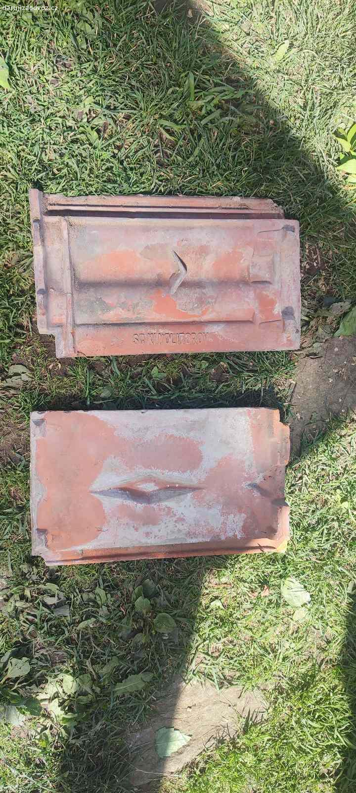 Daruji střešní tašky. Daruji střešní tašky z půdy.
Chroustov u Bohdalova