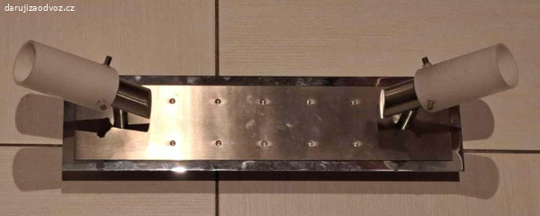 Daruji stropní světlo s 2 nastavitelnými světly