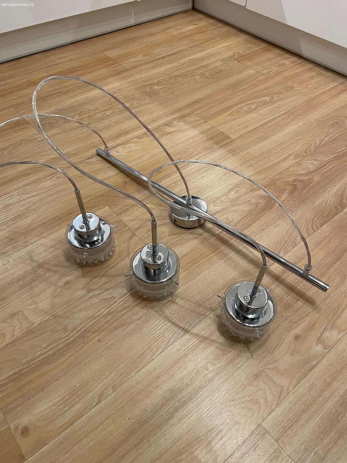 Daruji stropní světlo. Daruji stropní světlo