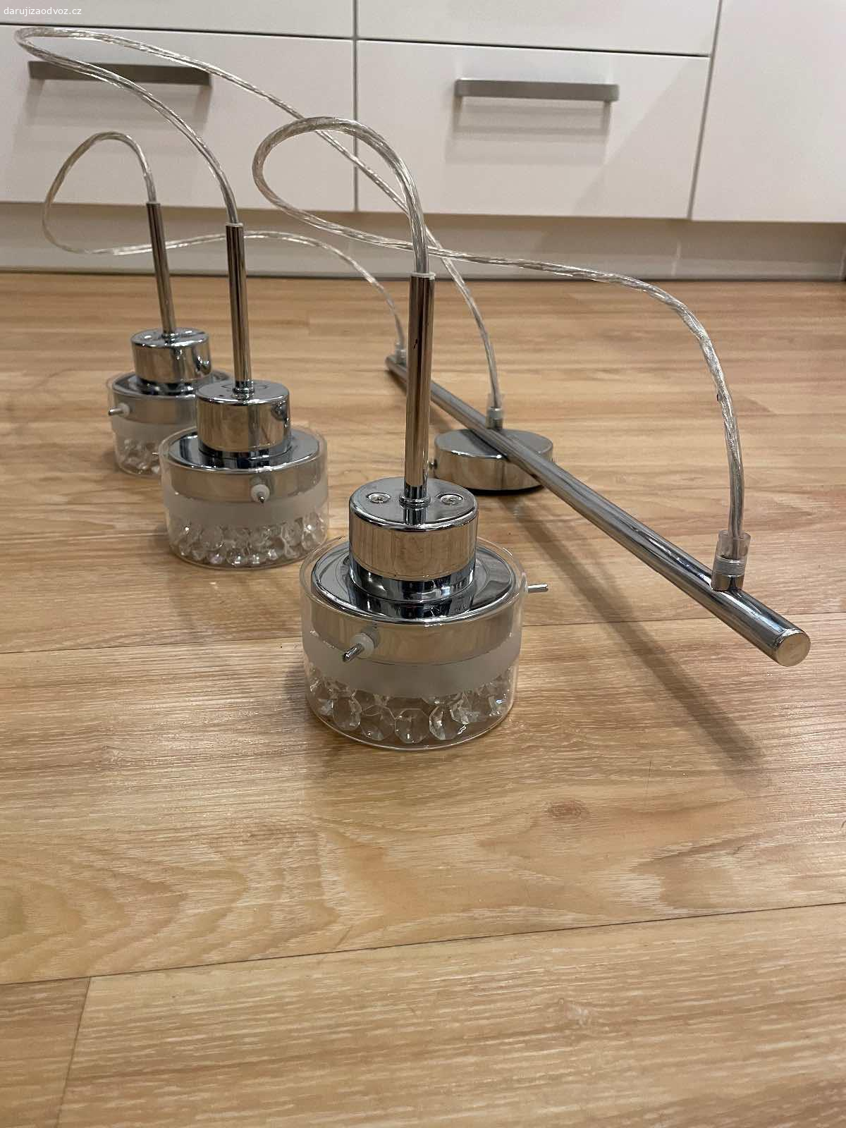 Daruji stropní světlo. Daruji stropní světlo