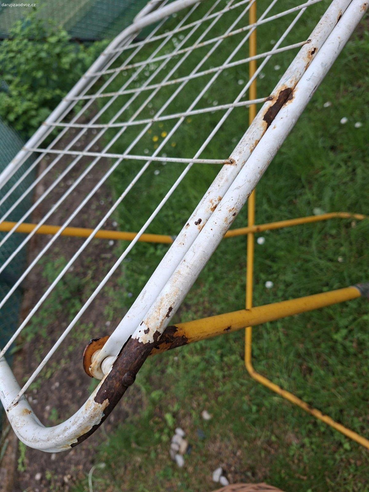 Daruji susak na pradlo. Daruji susak na pradlo, plne funkcni, stav viz foto