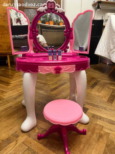 Toaletní stoleček pro malou slečnu