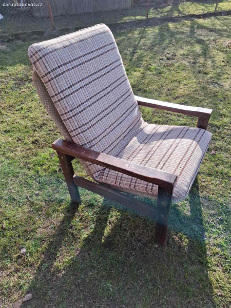 daruji trojsedačku  a křeslo