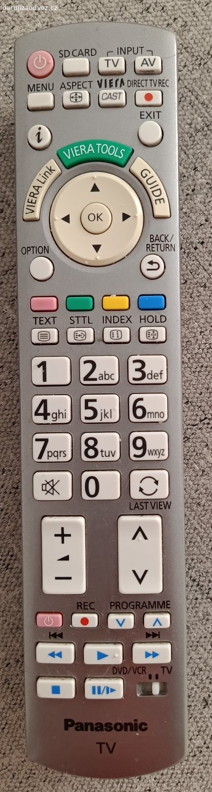 Daruji TV. Za odvoz starší, plně funkční TV Panasonic. Š -103 cm,  V - 70 cm (vč. stojanu), H -7 cm. V bez stojanu - 64 cm. Otočný středový stojan.