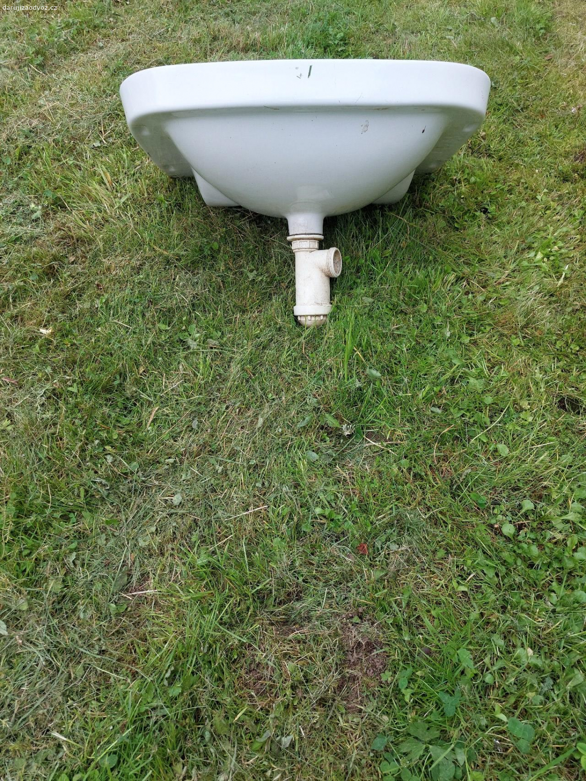 Daruji umyvadlo. rozmer 57 x 46