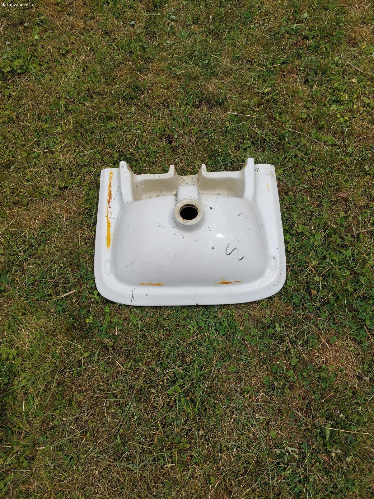 Daruji umyvadlo. 52 x 40 rozměr