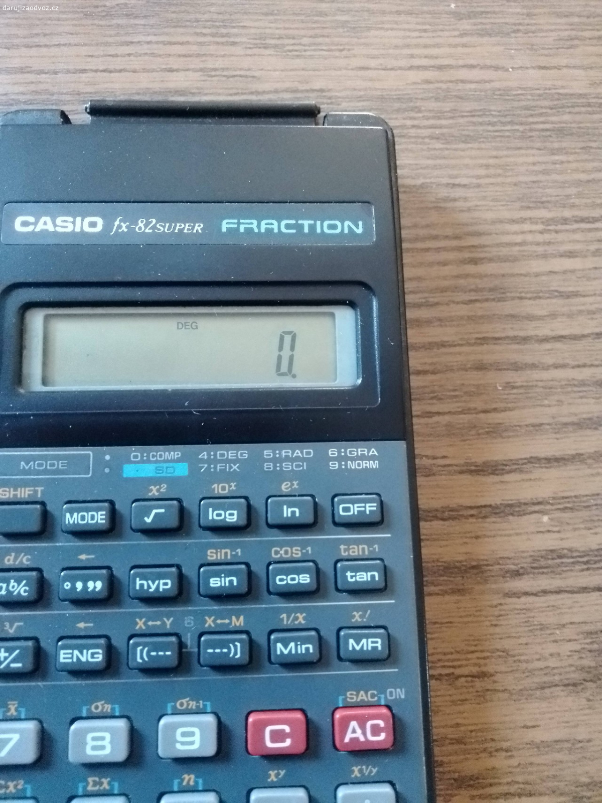 Daruji víceúčelovou kalkulačku. Již nevyužívaná kalkulačka s více funkcemi,zn.Casio, vhodná pro výpočet složitějších matematických operací