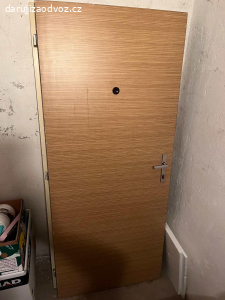 Daruji vstupní interiérové dveře
