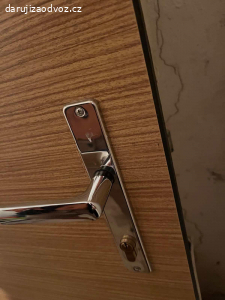 Daruji vstupní interiérové dveře