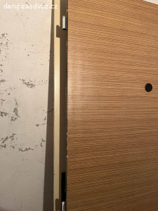 Daruji vstupní interiérové dveře