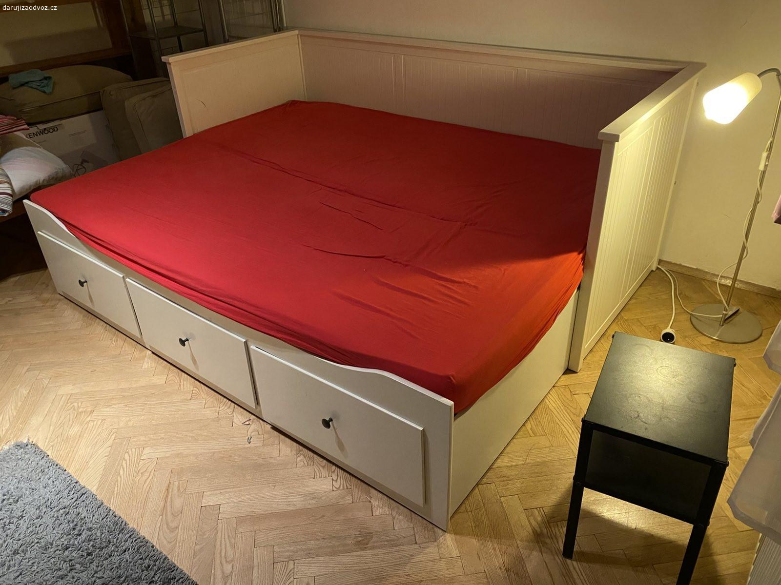 Daruji za odvoz, bez matrace. postel se šuplíky, původně myslím Ikea