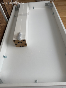 Daruji za odvoz – bílý jídelní stůl 120 × 70 cm