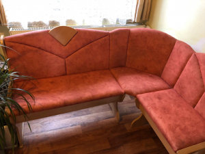 Daruji za odvoz jídelní lavici.