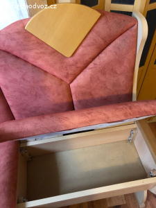 Daruji za odvoz jídelní lavici.