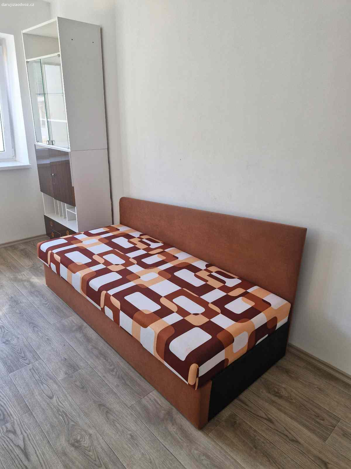 Daruji za odvoz - jihalva centrum. Daruji za odvoz, jedna se o druhe patro, vemte se sebou posilu.