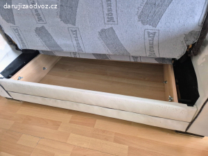 Daruji za odvoz: Malá rozkládací pohovka Möbelix