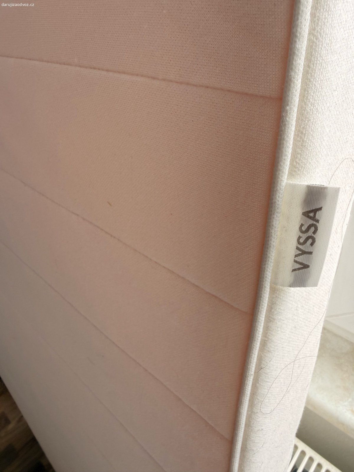 Daruji za odvoz matrace VYSSA (IKEA. Daruji 3 matrace v dobrém stavu:

* 2× matrace 80 × 35 cm
* 1× matrace 80 × 132 cm

Jedná se o díly dětské matrace IKEA VYSSA. Potahy jsou čisté, matrace byly používané, ale jsou zachovalé. Vhodné například jako náhradní matrace, do dětské postele nebo na další využití.

Pouze osobní odběr