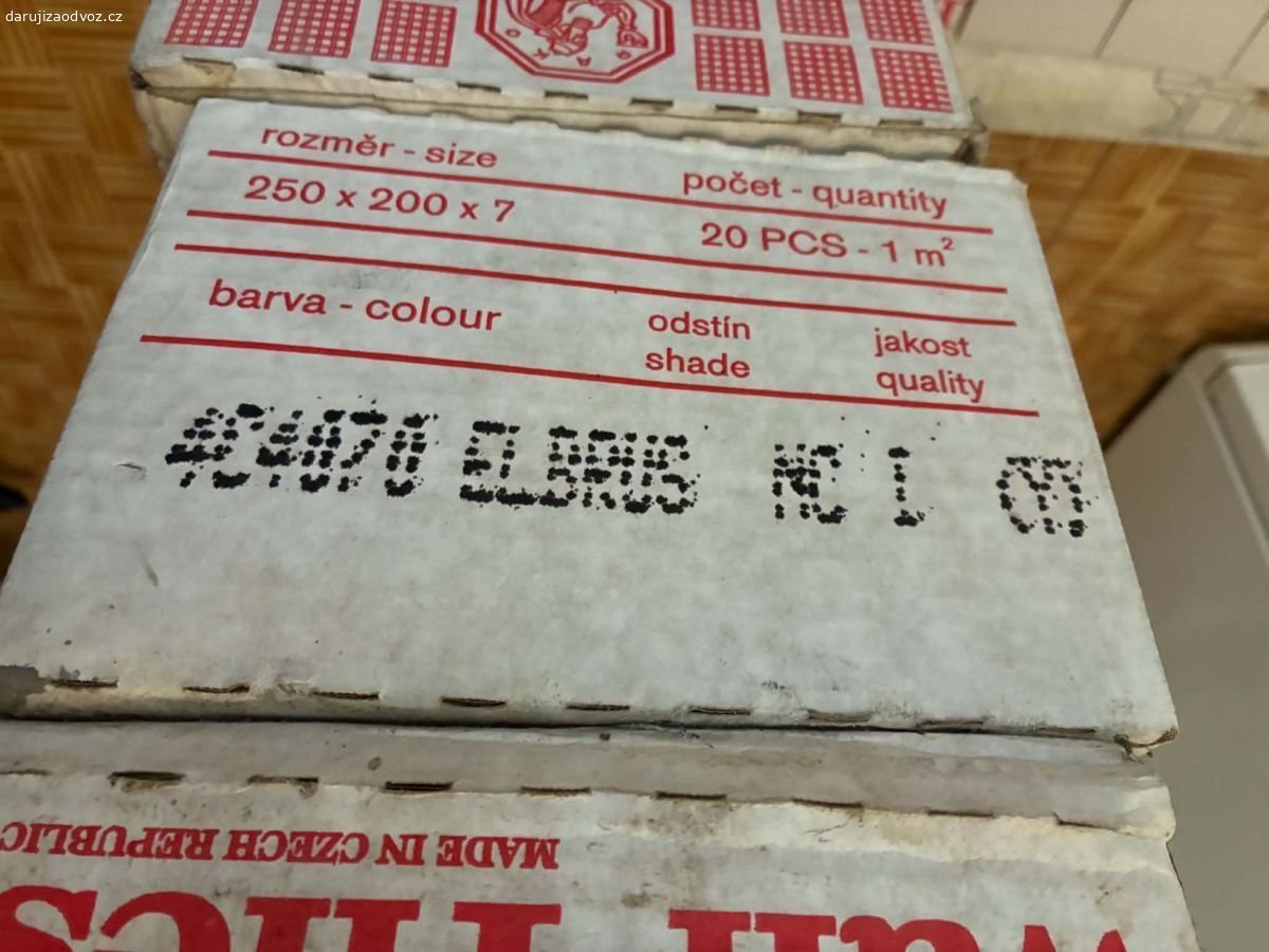 Daruji za odvoz modré obkladačky 250x200. Daruji za odvoz světle modré obkladačky 250x200, necelých 6 m čtverečních. K vyzvednutí v Praze v Dejvicích.