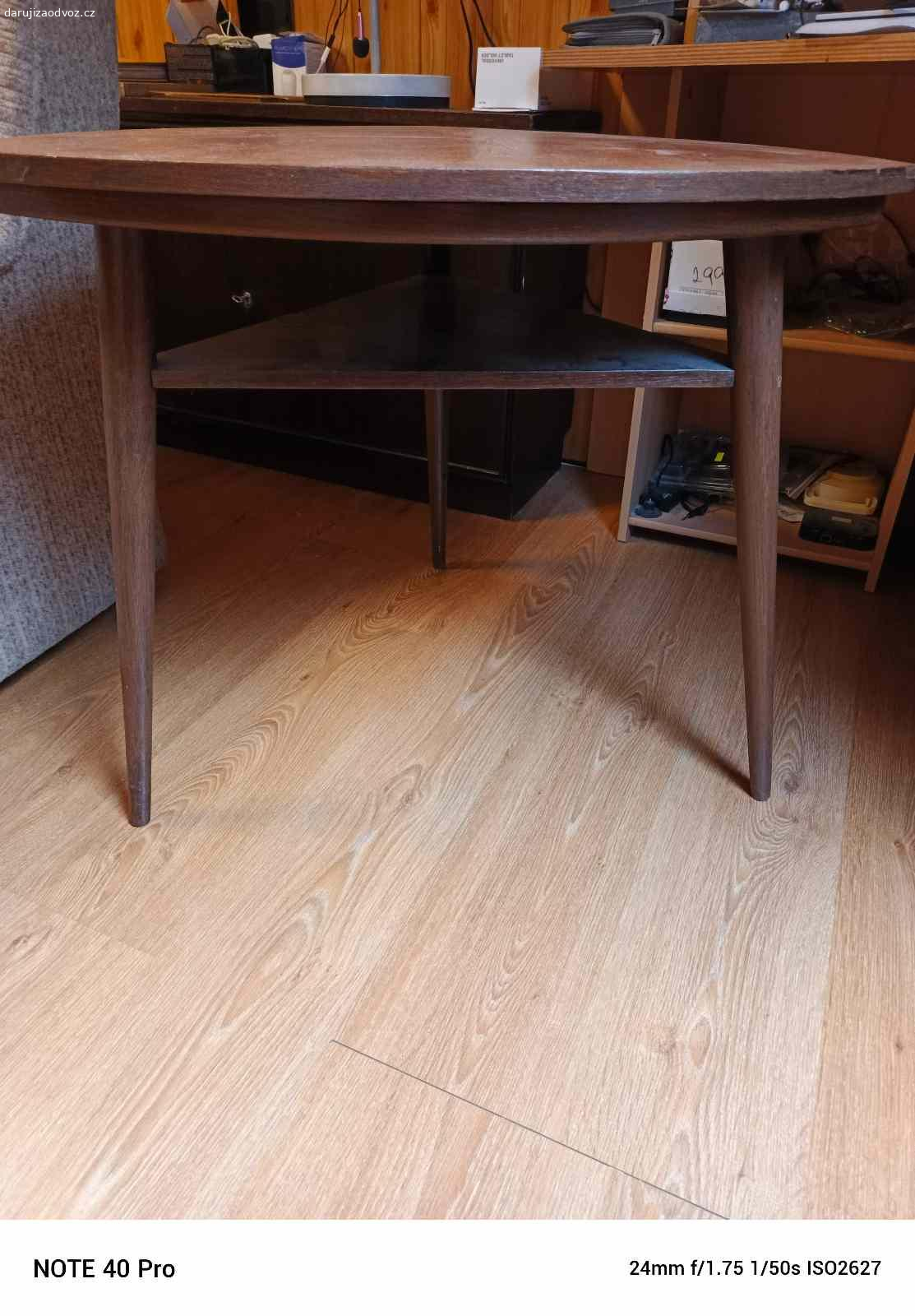 Daruji za odvoz nábytek. Darujeme za odvoz starší nábytek v dobrém stavu. Nutný vlastní odvoz. V případě zájmu mě kontaktujte telefonicky.