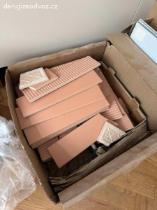 Darují za odvoz obkladačky (lososová)