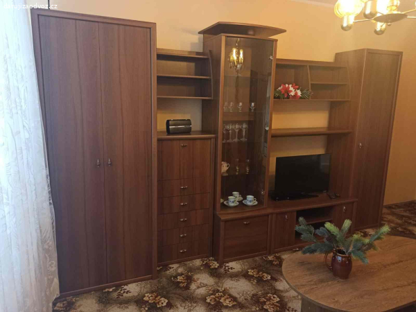 Daruji za odvoz obývací stěnu