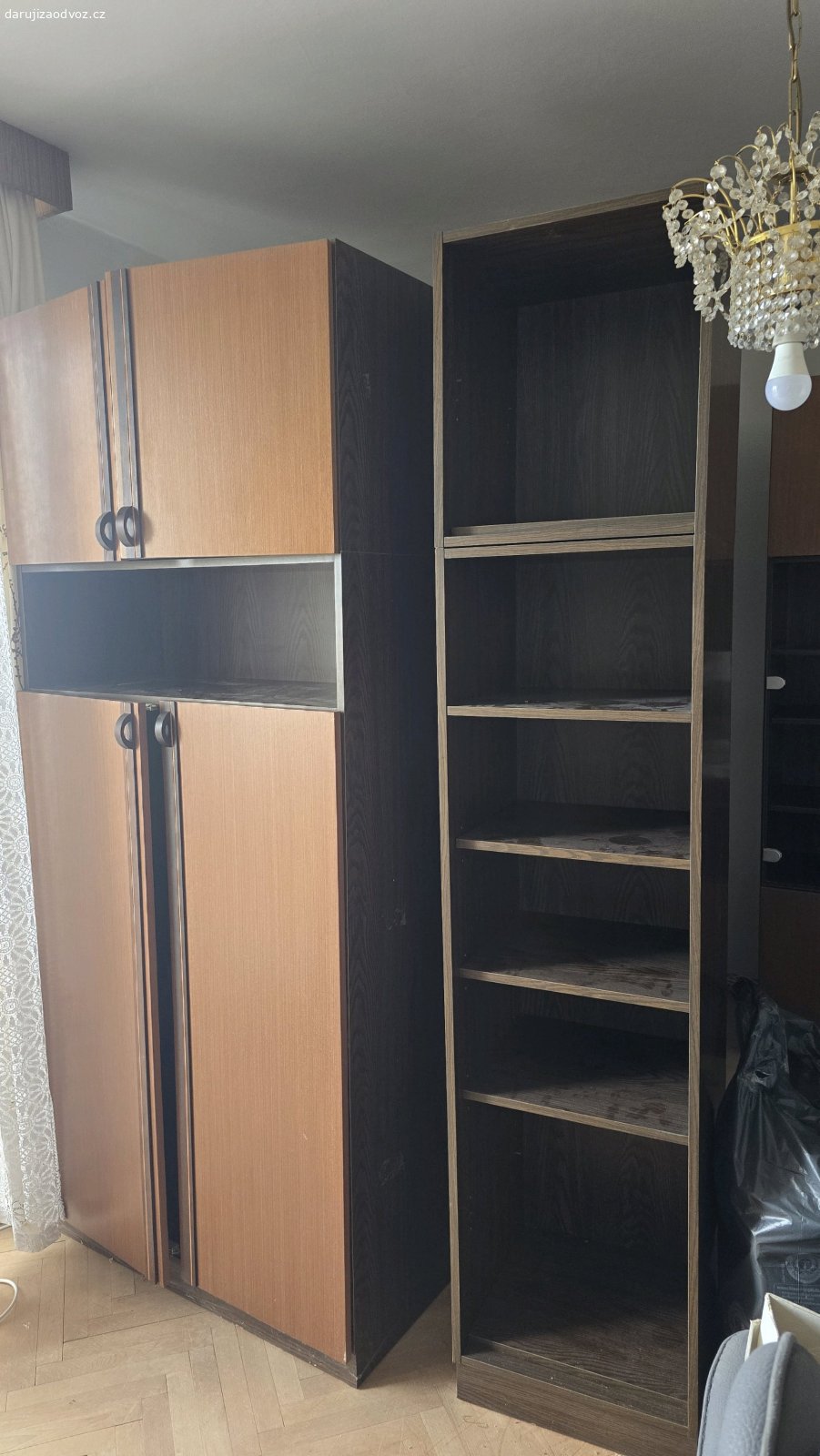 Daruji za odvoz obývací stěnu. V dobrém stavu z roku 1989. 5ks nábytku, pouze vlastní odvoz a odstěhování ze 6patra. V případě prosím volejte.
