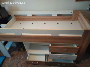 Daruji za odvoz postel s intergovaným stolem