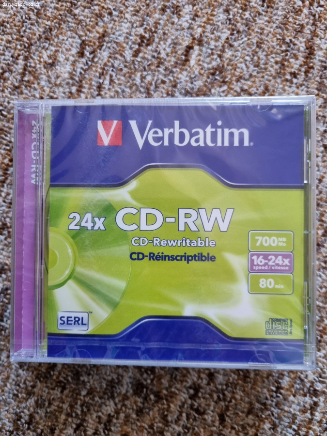 Daruji za odvoz prázdná CD a DVD média