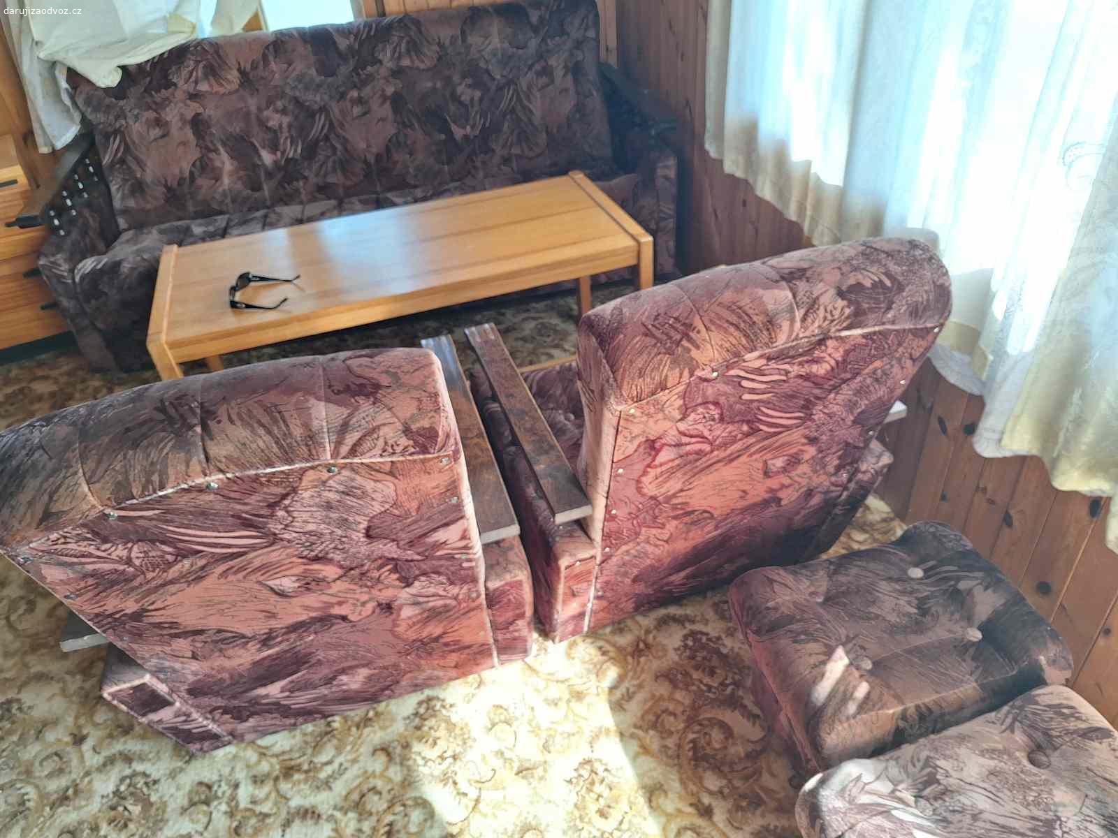 Daruji za odvoz. Daruji za odvoz sedaci soupravu,skrině,malou kuchyňskou linku,nádobi.