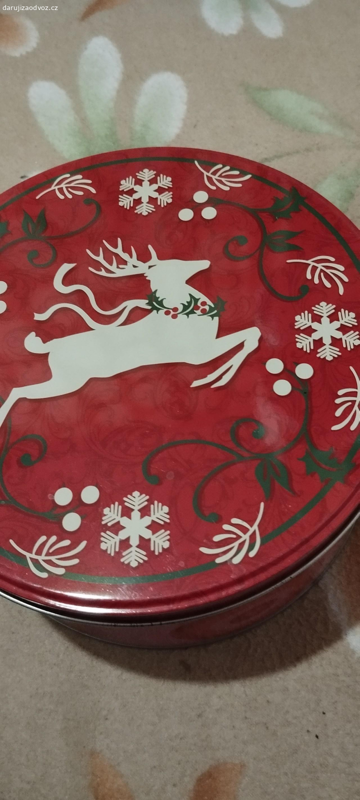 Daruji za odvoz. Daruji za odvoz 2 prázdné plechové krabičky Větší a menší