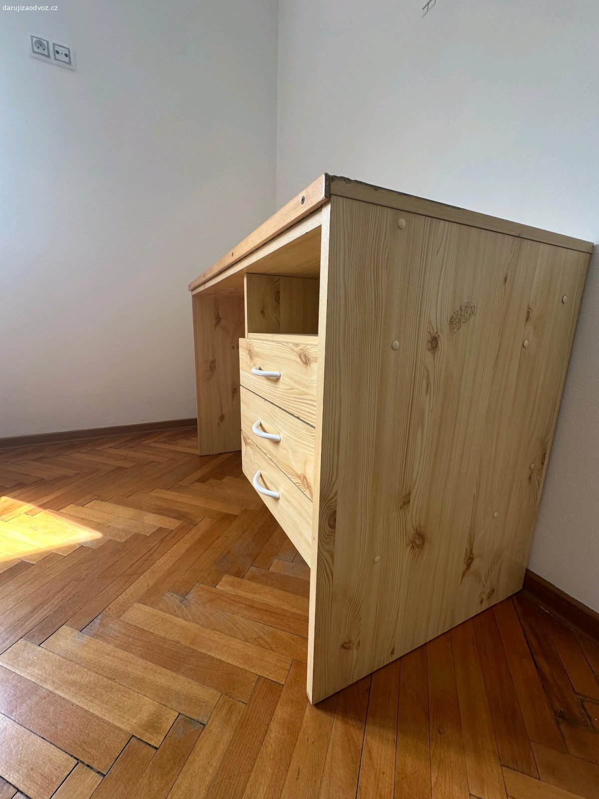daruji za odvoz. polohovací psací stůl