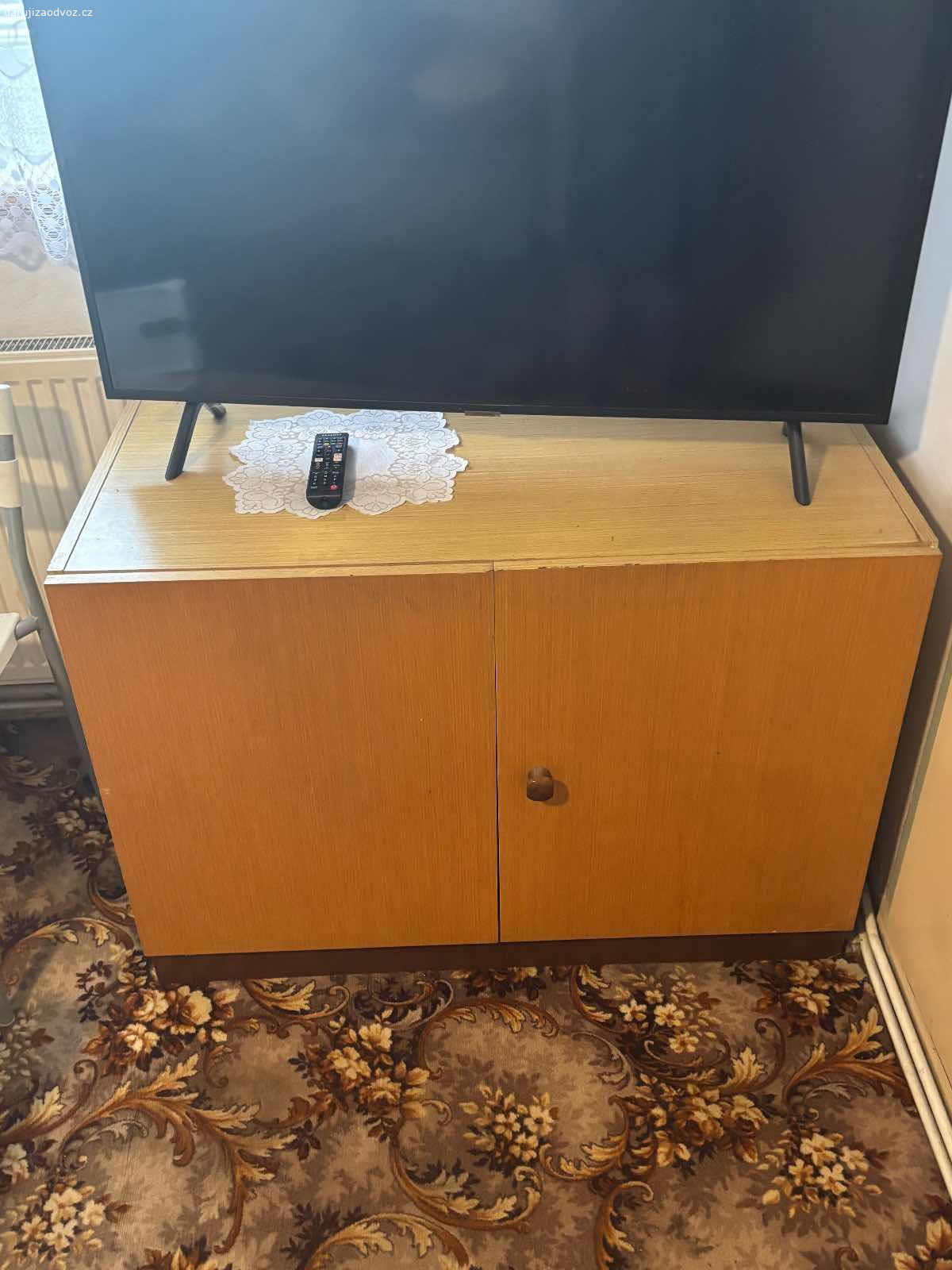 Daruji zachovaly nabytek. Sada skrinek