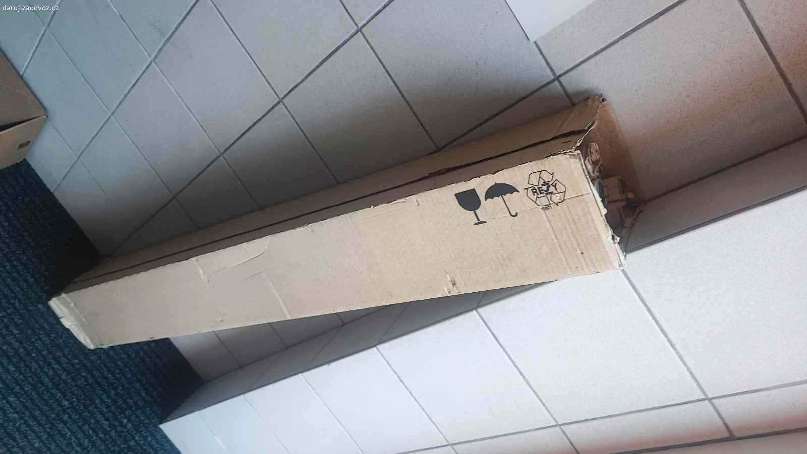 daruji zářivky 40W. Nabízím za odvoz 10ks zářivek 40W. 120CM