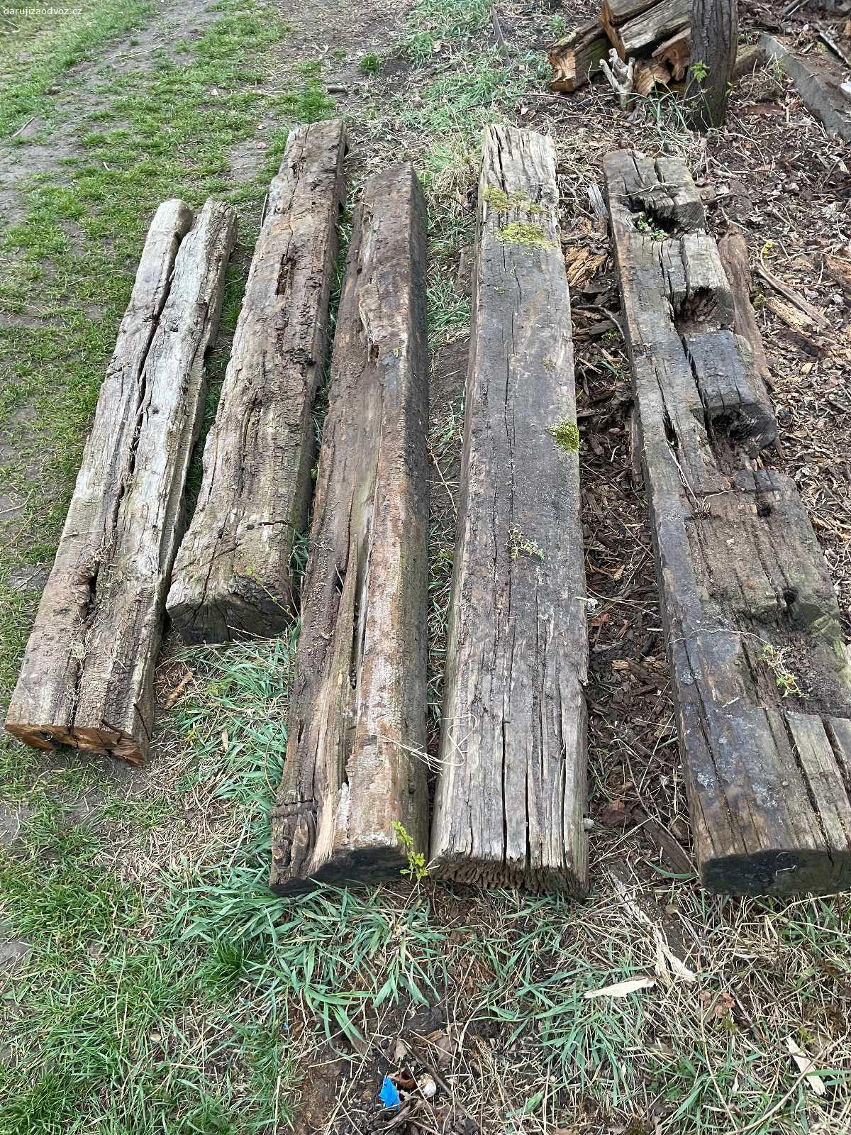 Daruji zbytek pražců za odvoz. Dobrý den, daruji zbylých 5 pražců za odvoz. 4 jsou v dobrém stavu a ten pátý už tak dobrý není, ale stále použitelný. Pro případ zájmu volejte...