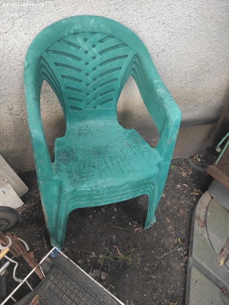Daruji zelené židle. darují zelené židle