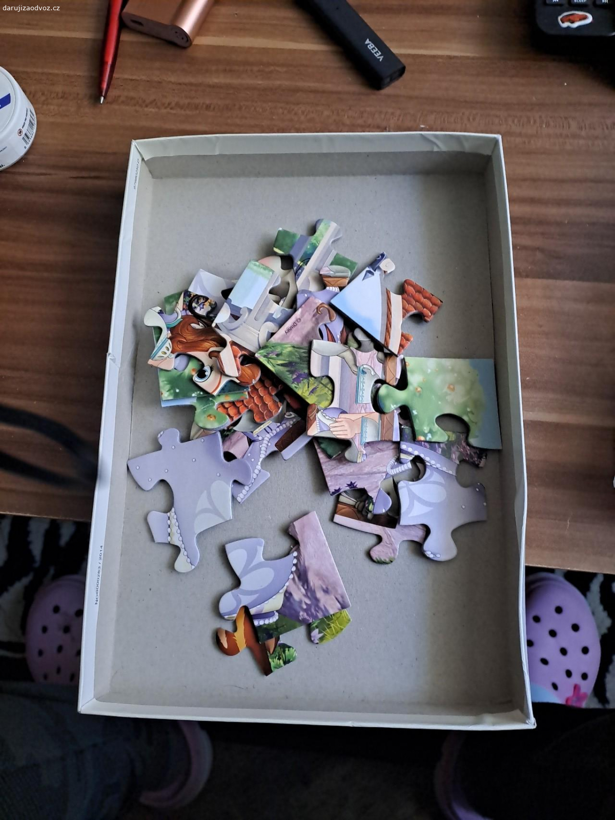 Daruji. Daruji dětské puzzle. jeden puzzlik chybí. Šikovný rodič si to domaluje.
