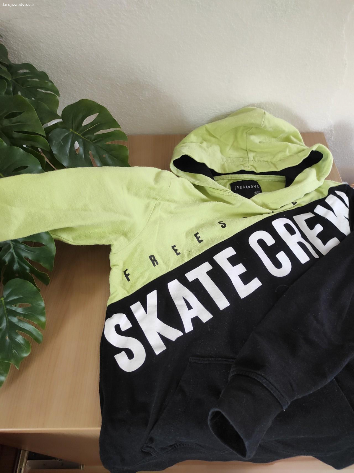 Daruji. Dětská košile 110
Dětské mikiny 128 a 134