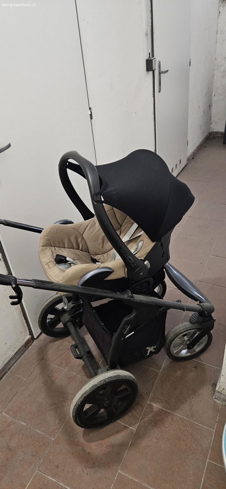 Daruji. Kočárek 3 v 1